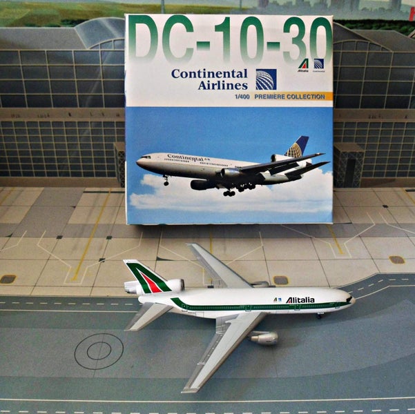 Scale 1/400 Dragon Wings - Douglas DC-10-30 Continental 'Alitalia' Carousel 15