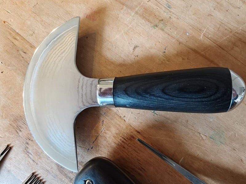 Set of fine leatherwork tools Carousel 6