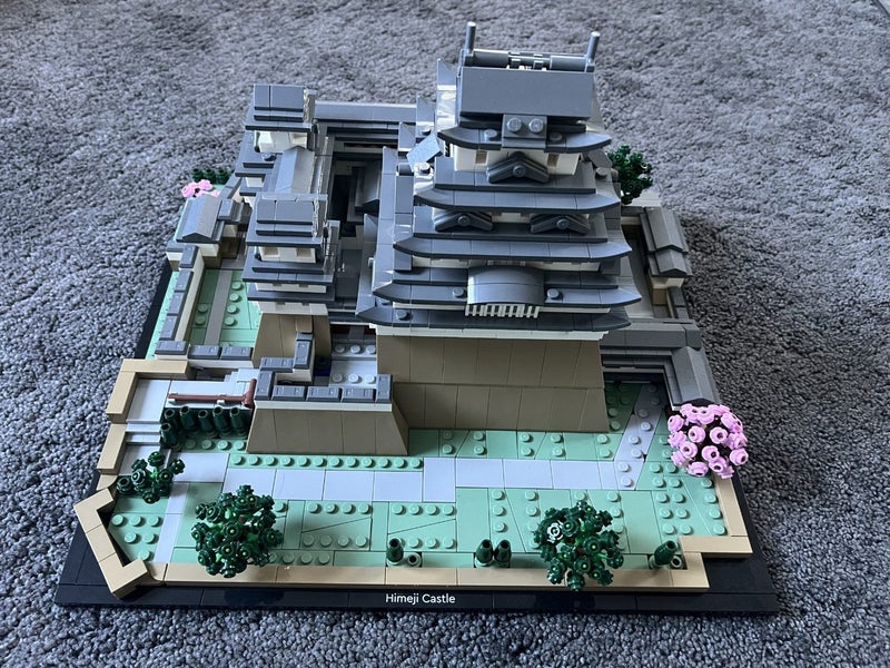 Lego Himeji Castle great condition - 21060 Carousel 2