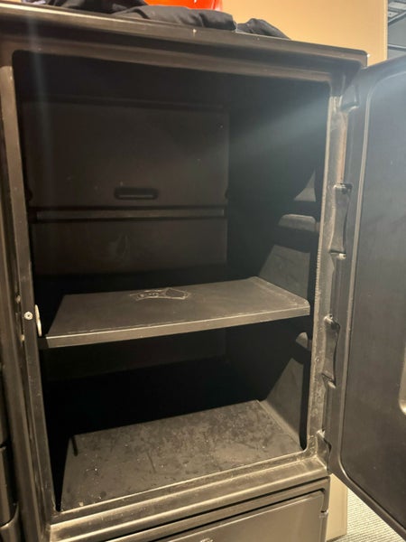 Large black lockers Carousel 2