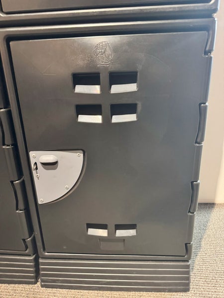 Large black lockers Carousel 4