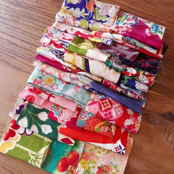 Vintage Kimono Fabric offcuts Floral pack 100g Carousel 1