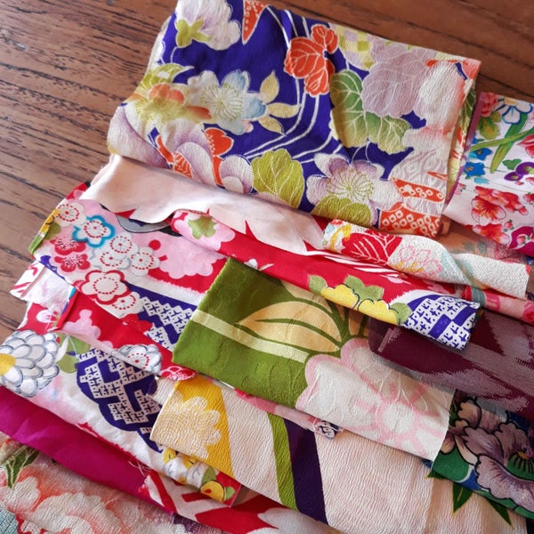 Vintage Kimono Fabric offcuts Floral pack 100g Carousel 4