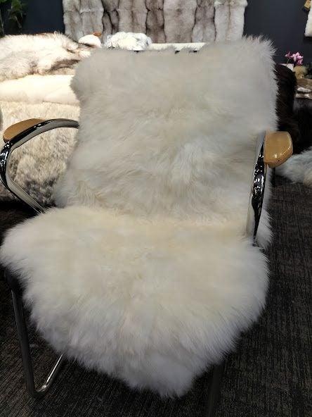 100% New Zealand Made Premium Large Sheepskin Rug - Single Large Sheepskin Rug Carousel 2