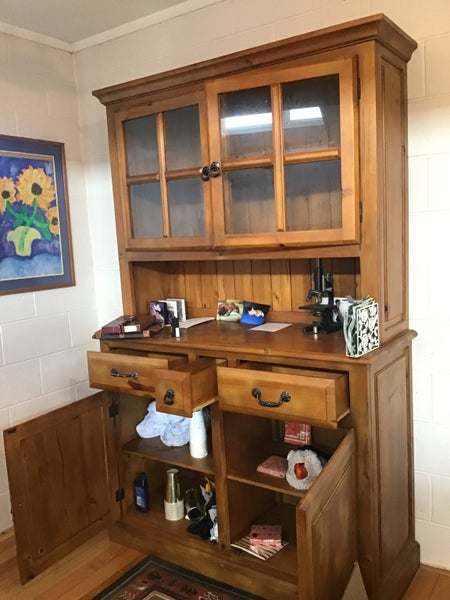 Hutch Dresser62939543968257112