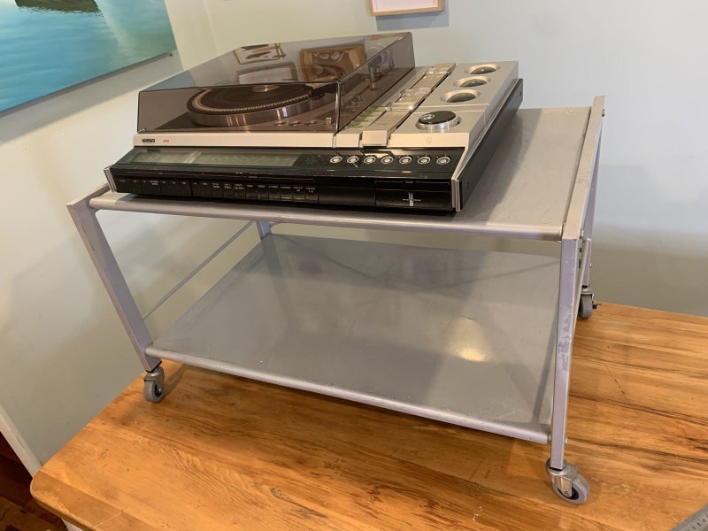 Awesome Industrial Chic Hifi Rack Carousel 7