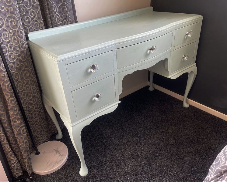 Vintage dressing table Carousel 1