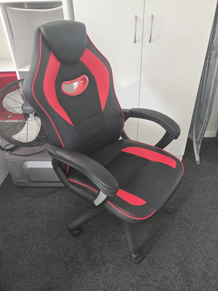Computer Chair Carousel 1