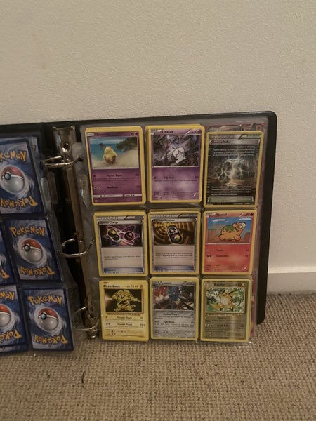 387 Pokémon cards with reverse holographic cards + Pokémon ring binder62991663369089114