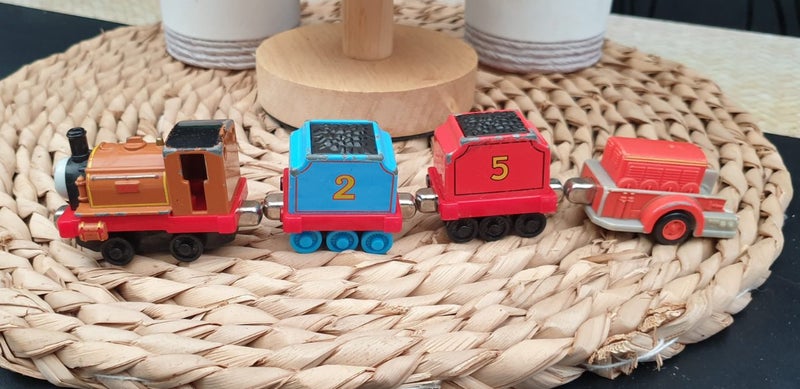 Thomas and Friends Trains & Trailers • Duke, Edward's, James & Flynns Tenders Carousel 1