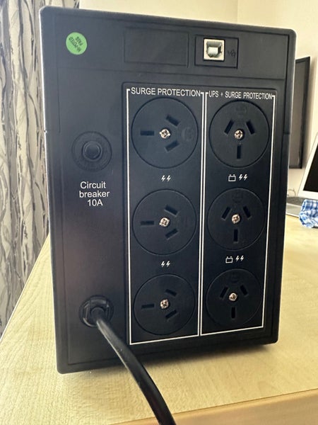 UPS Dynamix 1200 Carousel 2