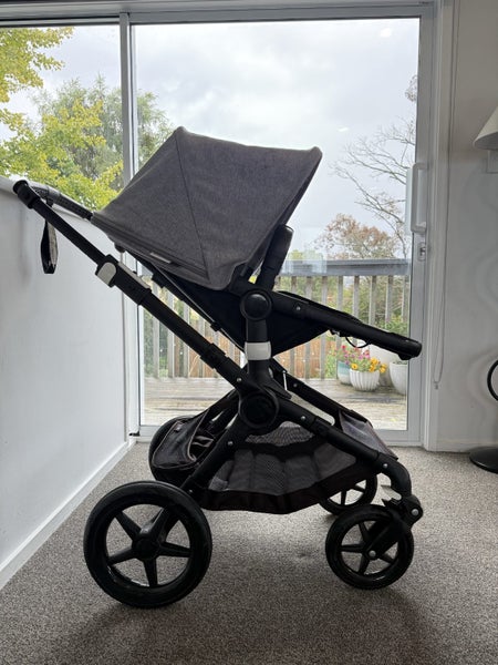 Bugaboo Fox Pram and accessories Carousel 1