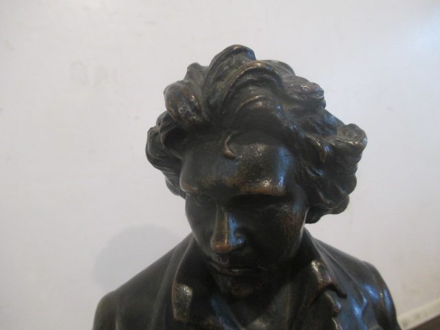 BEETHOVEN BRONZED FIGURE RARE METAL CLOCK. GERMAN MOVEMENT Carousel 5