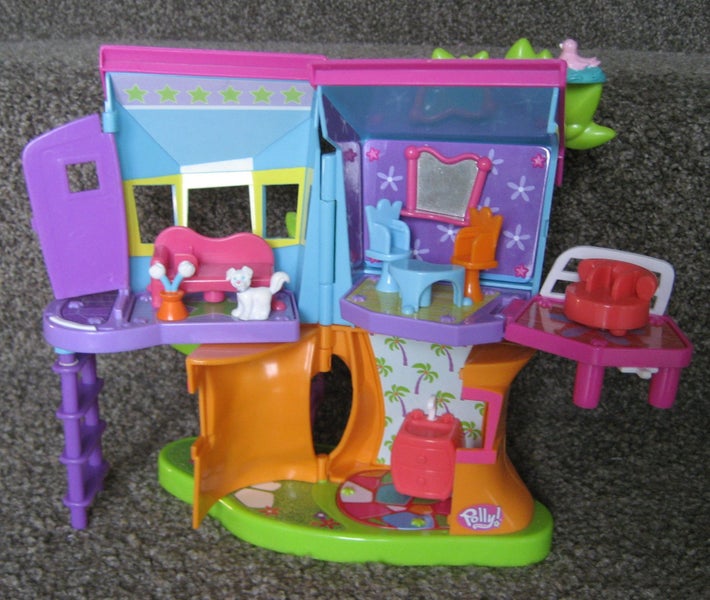 POLLY POCKET DOLLS PLAYSET Hanging out at Treetop Clubhouse Carousel 1