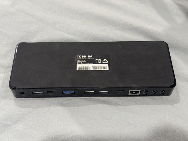 Toshiba Thunderbolt 3 Dock PA5281A-1PRP Carousel 1