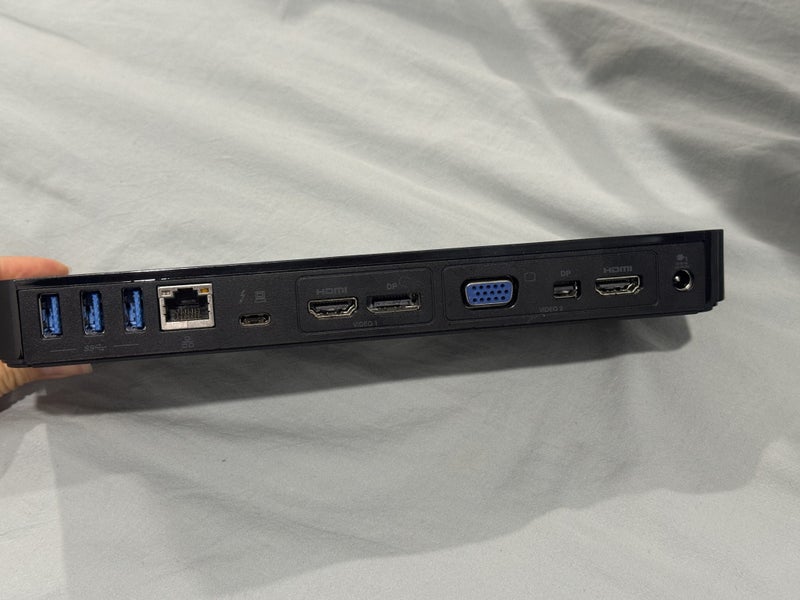 Toshiba Thunderbolt 3 Dock PA5281A-1PRP Carousel 8