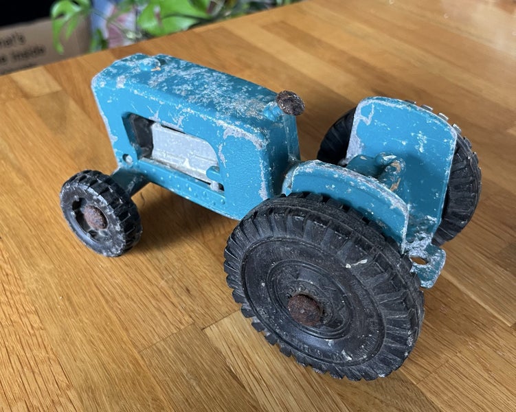 Vintage Fun Ho! Tractor Made in NZ Carousel 2
