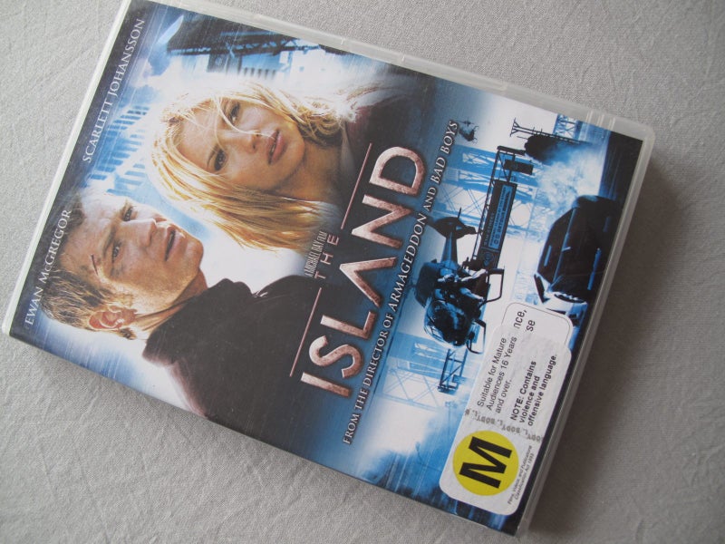 The Island (Ewan McGregor / Scarlett Johansson) :)64483693738881110