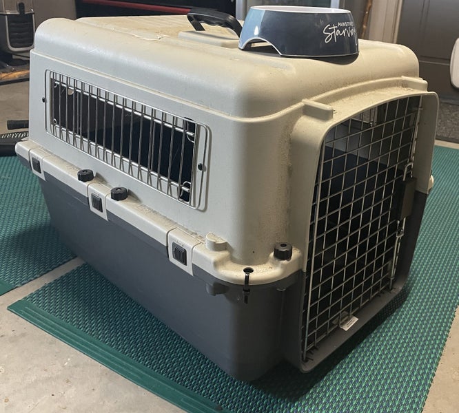 Large cat or small dog carrier Carousel 2