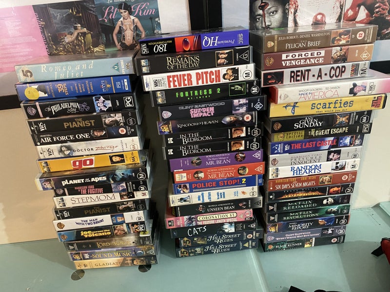 ** bulk buy VHS 90s action etc 1 dollar RESERVE ** Carousel 2