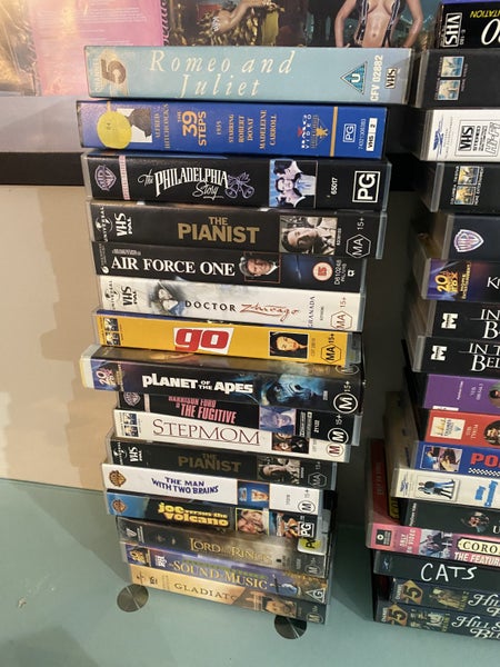** bulk buy VHS 90s action etc 1 dollar RESERVE ** Carousel 4