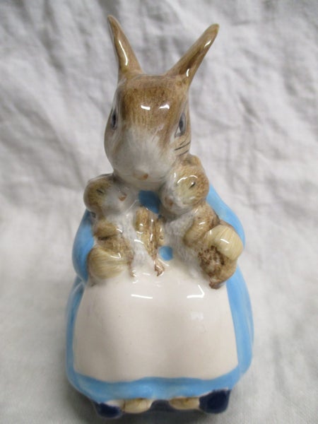 Vintage Royal Albert Figurine - Beatrix Potter - Mrs Rabbit and Bunnies ZE 3716 Carousel 1