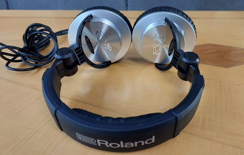 Roland RH300V - Stereo VDrums Headphones Carousel 2