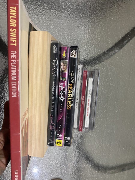 ** bulk buyTAYLOR SWIFT CDS AND DVDS * Carousel 2