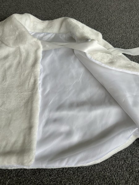 White fur shawl/poncho size 8-12years Carousel 2