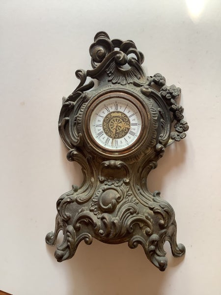 Art nouveau mantle clock West germany Carousel 8