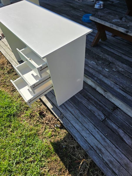 Student desk Carousel 3