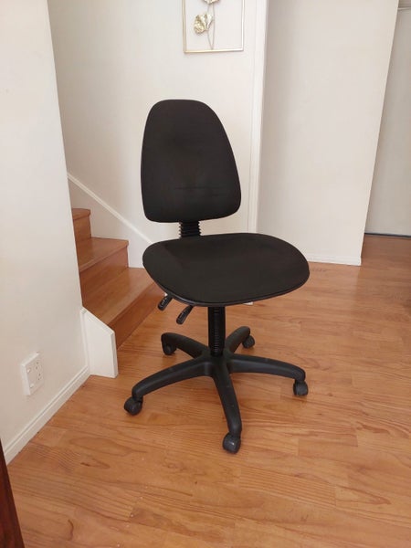 Eden Spectrum 2 Office Chair WIDE SEAT (2021 Model, Deep Cleaned) Carousel 1