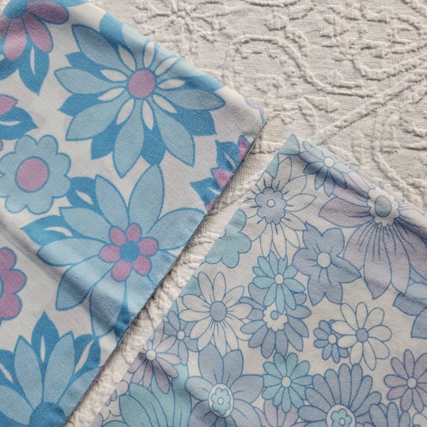 Retro Alert! Blue/Pink Floral Pillowcases x 2 Carousel 2