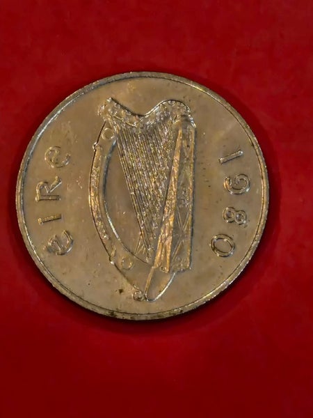 IRELAND 1980 10p COIN Carousel 2