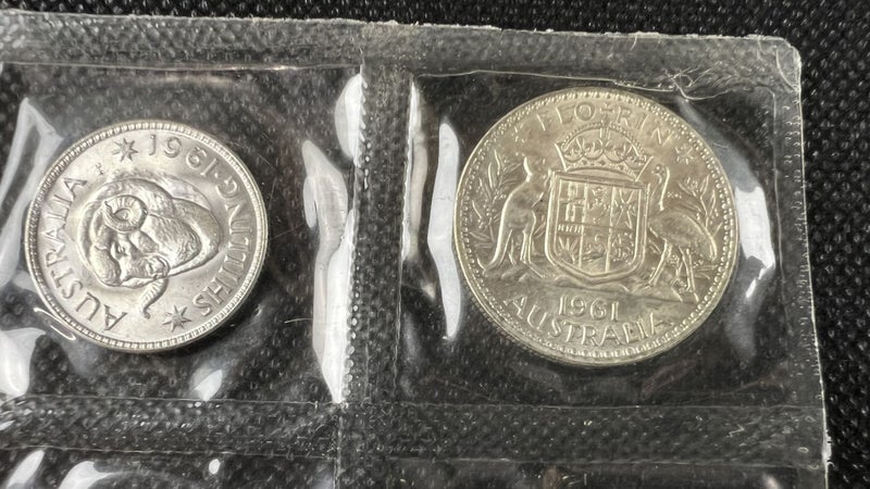 1961 Australian Type Set of Uncirculated Coins with Silver Coins - Lot E131 Carousel 2