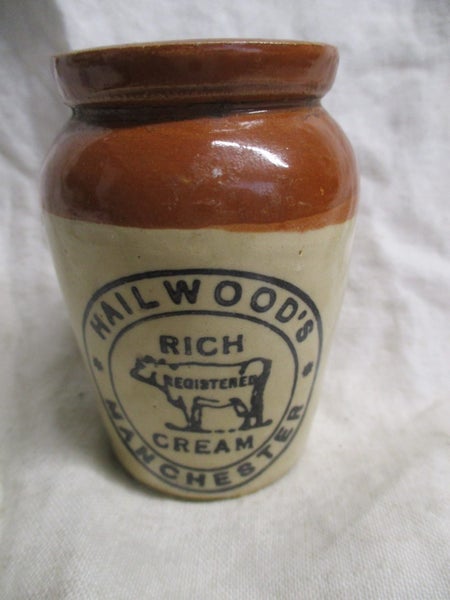 SH 865 - Stoneware Cream Pot - Hailwoods Manchester UK Carousel 1