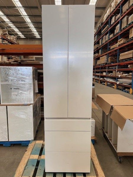 600mm wide pantry with 2 doors and 3 drawers Carousel 1