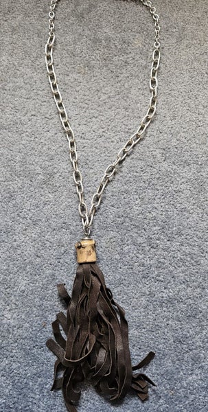 METALLIC CHAINS WITH LEATHER PENDANT, LENGTH CHAINS 45CM, PENDANT 20CM Carousel 1