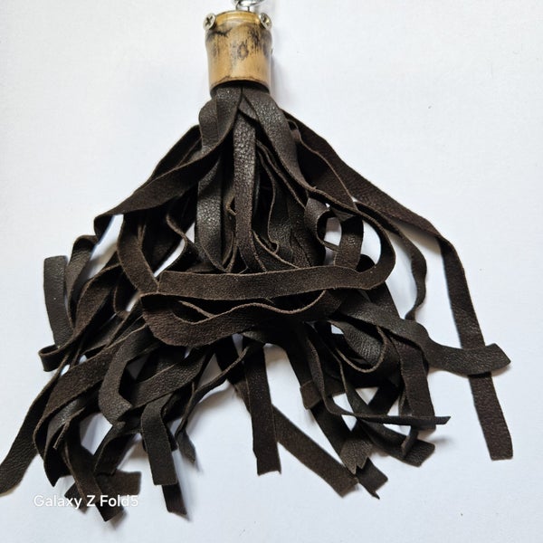 METALLIC CHAINS WITH LEATHER PENDANT, LENGTH CHAINS 45CM, PENDANT 20CM Carousel 2