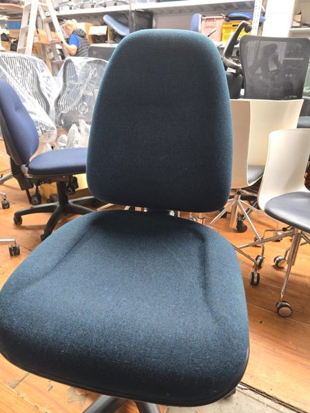 Eos spectrum 2 x lever office chair Carousel 1