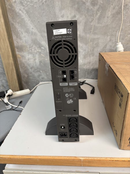 APC UPS SMART 1500 Carousel 4
