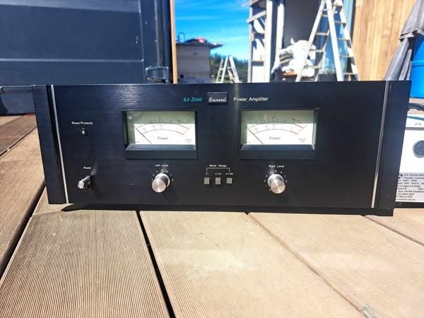 Sansui BA-2000 power amp Carousel 1