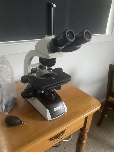 Omax trinocular microscope Carousel 11