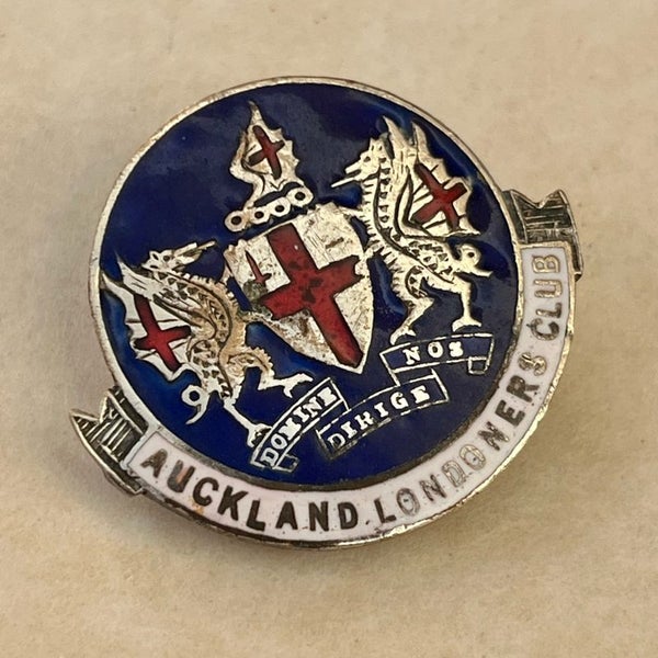 AUCKLAND LONDONERS CLUB BADGE, 1920s Carousel 2