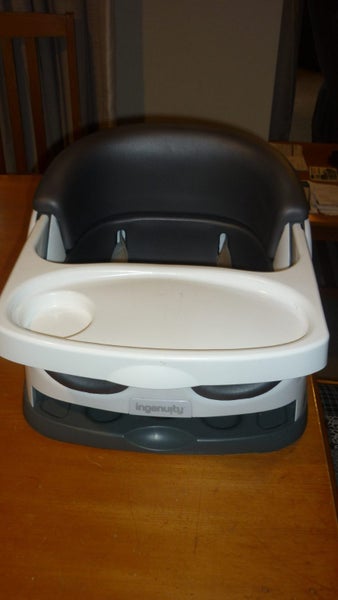 Baby 2 in 1 high & low seat. Carousel 1