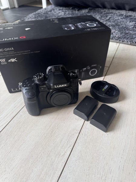 Panasonic GH4 Body + 2 Batteries Carousel 6