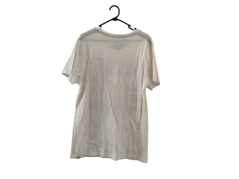 Mossimo T Shirt - Large Carousel 2