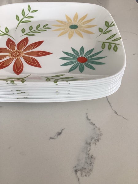 12 Corelle plates square NEW Carousel 2