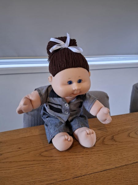 Cabbage Patch doll/girl. Great condition. Carousel 1