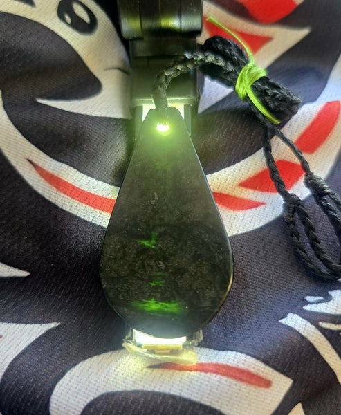 Roimata (tear drop shape)Pounamu Pendant Necklace Carousel 1